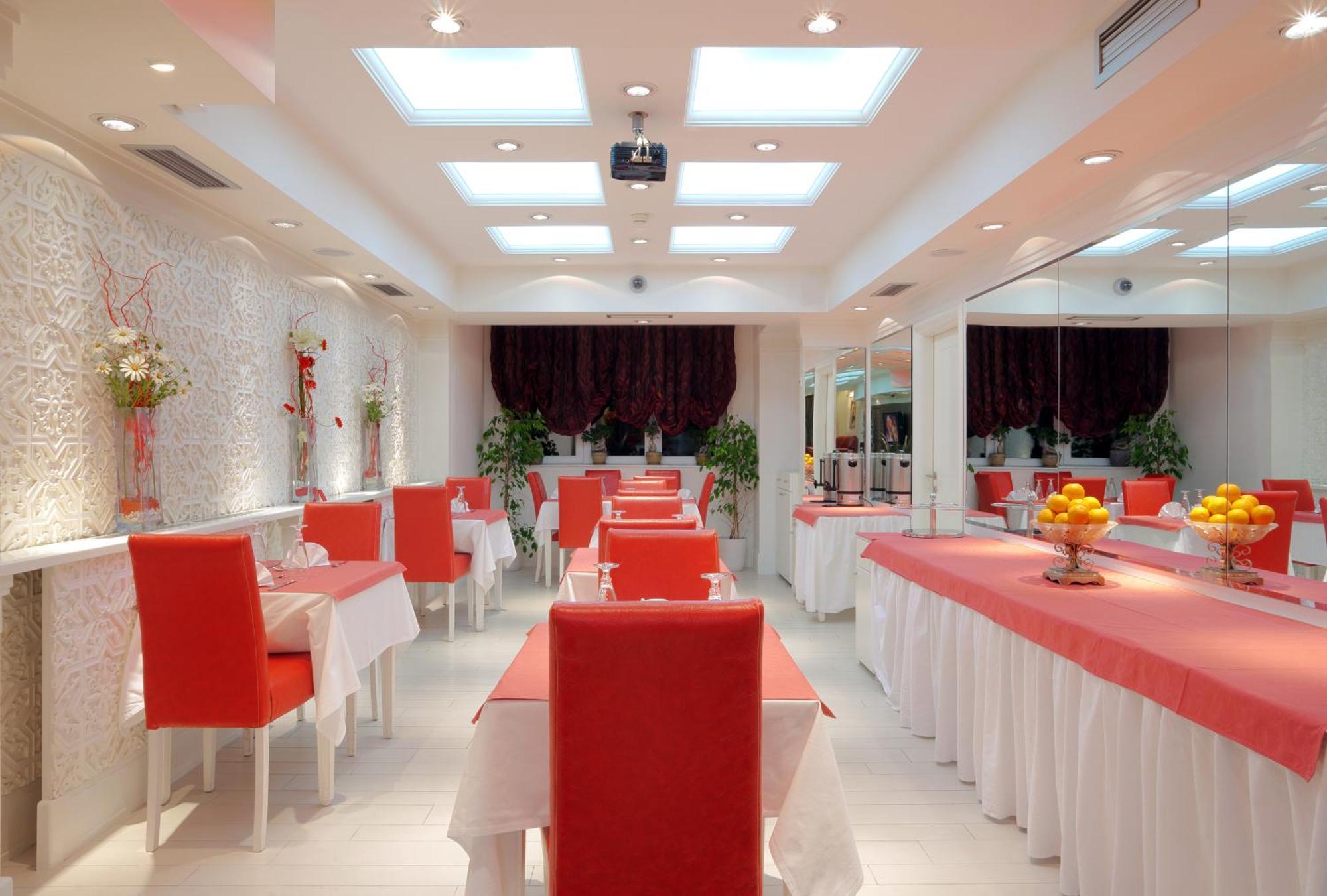 Garni Hotel Crystal Κράλιεβο Εστιατόριο φωτογραφία